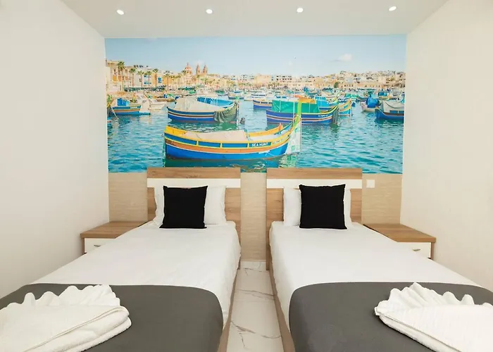 Apartment Ivory Seafront With Views!- Fl 8 By Homely