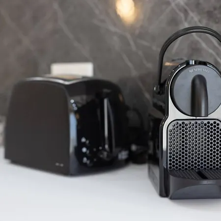 Ivory Seafront With Views!- Fl 8 By Homely Διαμέρισμα