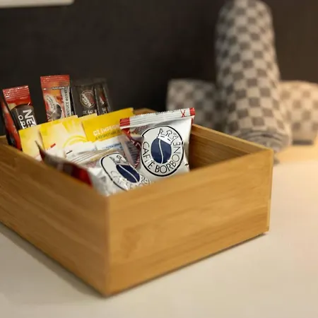 Ivory Seafront With Views!- Fl 8 By Homely Διαμέρισμα