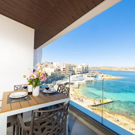 Ivory Seafront With Views!- Fl 8 By Homely