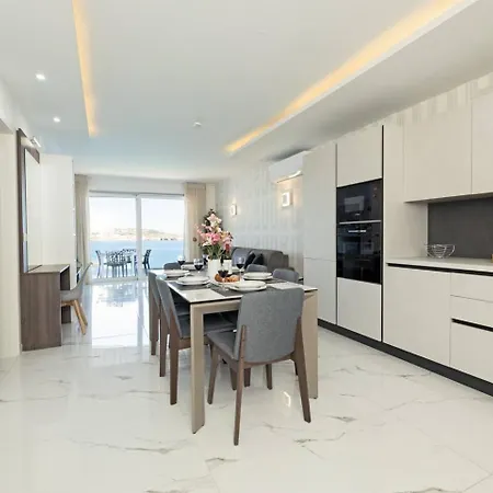 Lägenhet Ivory Seafront With Views!- Fl 8 By Homely