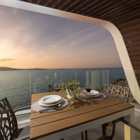 Ivory Seafront With Views!- Fl 8 By Homely * St. Paul's Bay