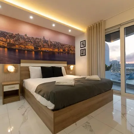 Ivory Seafront With Views!- Fl 8 By Homely *