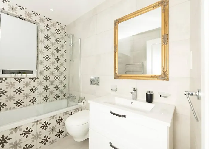 Ivory Seafront With Views!- Fl 8 By Homely * St Paul's Bay