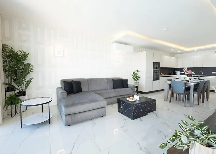 Ivory Seafront With Views!- Fl 8 By Homely St Paul's Bay