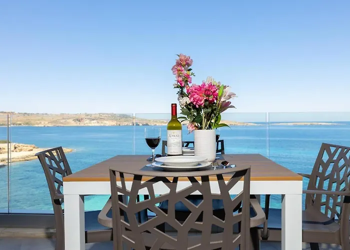 Ivory Seafront With Views!- Fl 8 By Homely *